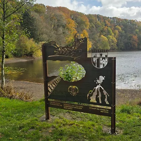 Am Maarberg In Ulmen